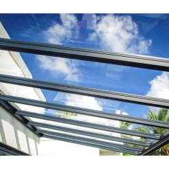 Stockholm Pergola Addossata in Alluminio di Premium 3.4X8 m Trasparente-Canopia Clearance